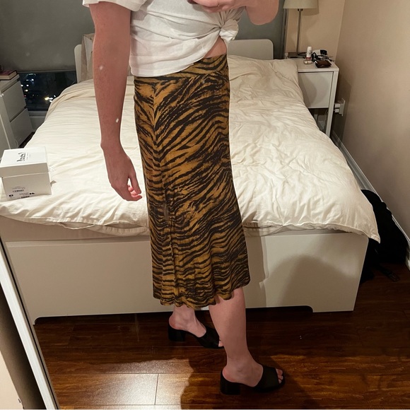 Tiger print skirt - Picture 2 of 8